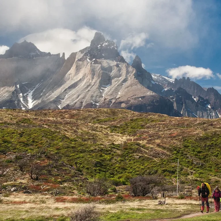 Sendero entre Paine Grande y Administración