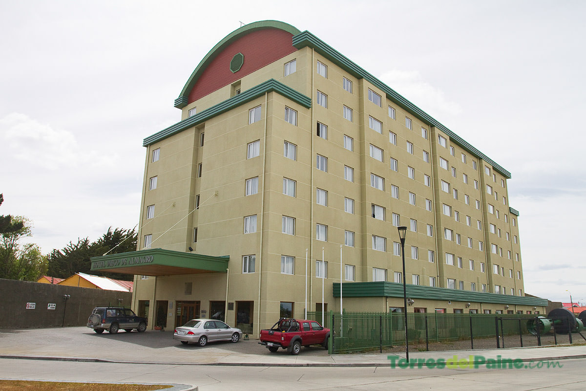 Piscina interior aquecida e instalações de spa estão disponíveis para os hóspedes do Hotel Diego de Almagro.