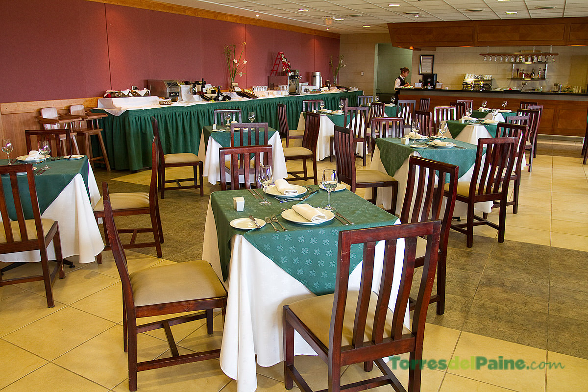 O amplo buffet de café da manhã do Hotel Diego de Almagro oferece uma variedade de produtos locais.