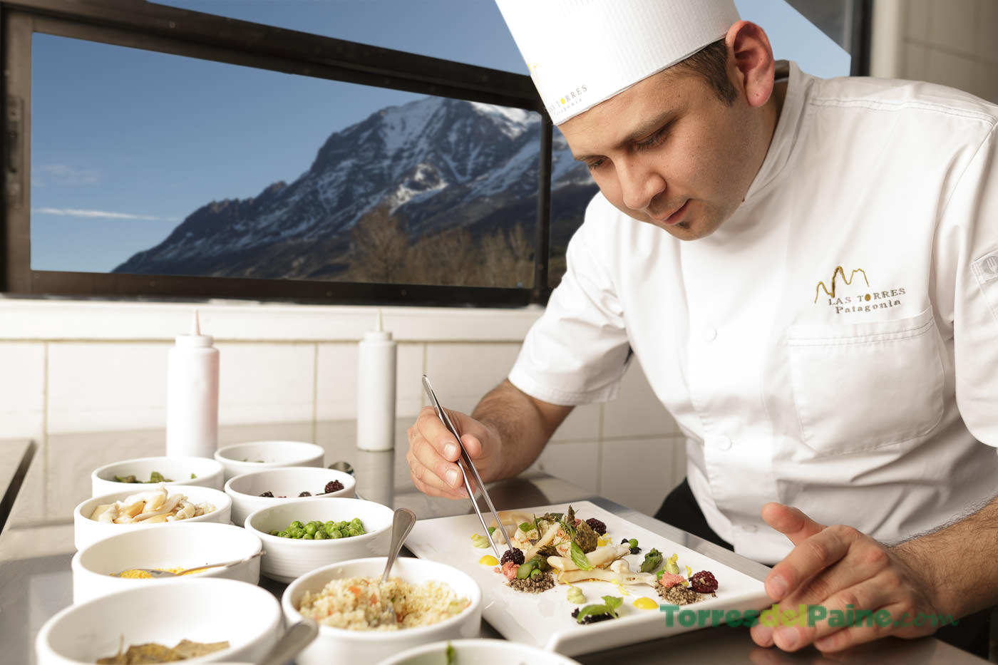 Guided trekking group departing from Hotel Las Torres towards the base of the towers.