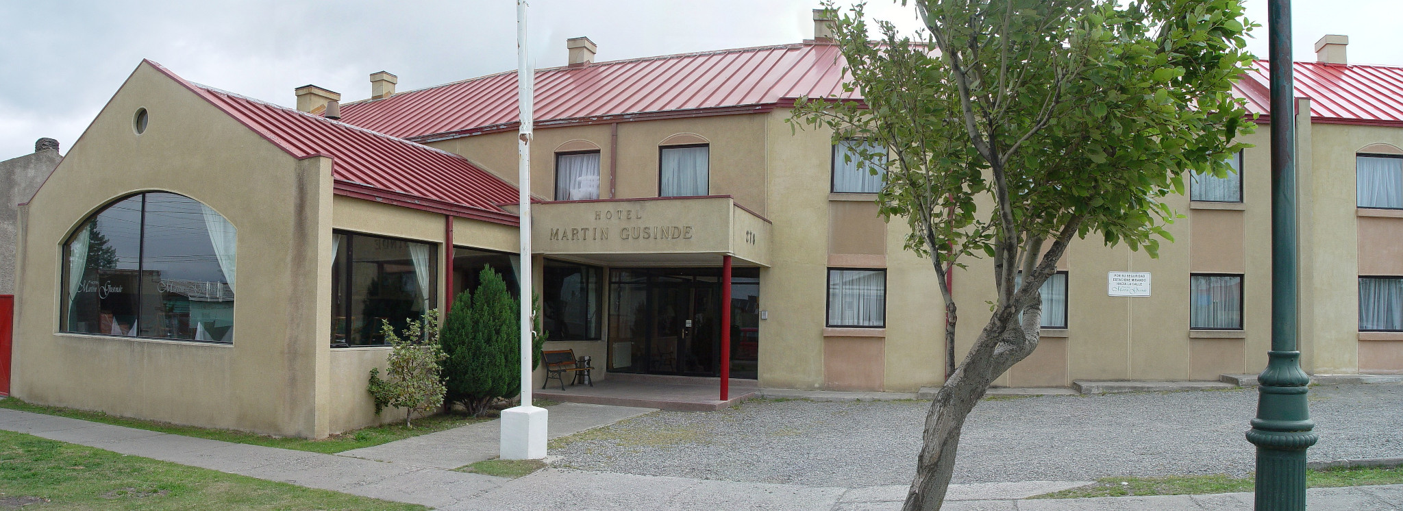 The hotel's breakfast area where guests can enjoy a variety of local Patagonian products.