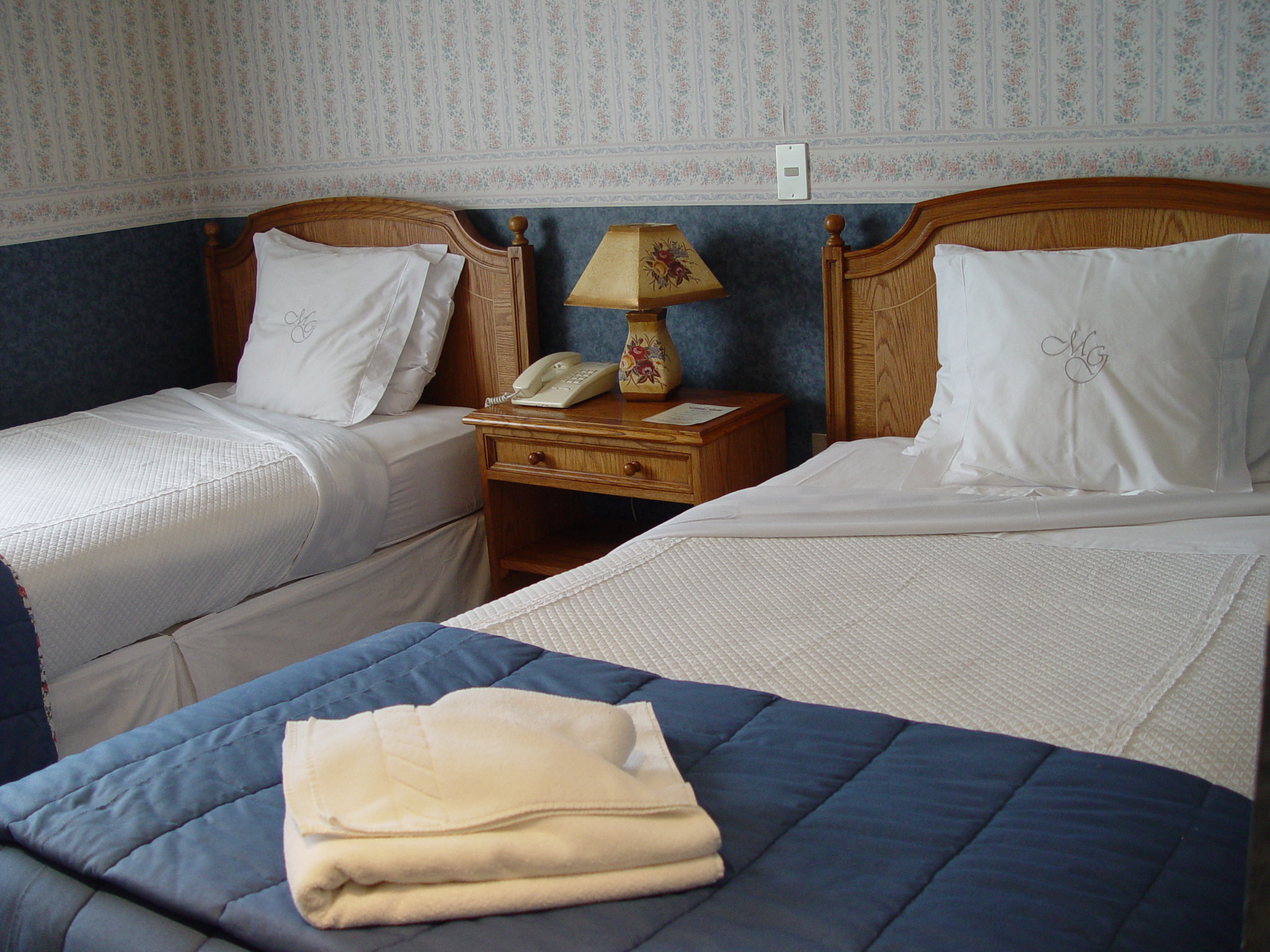 The hotel's reading nook with views of the garden and the Puerto Natales waterfront.
