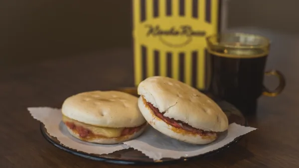 O famoso Kiosko Roca em Punta Arenas, conhecido pelo seu tradicional choripán e leite de banana.