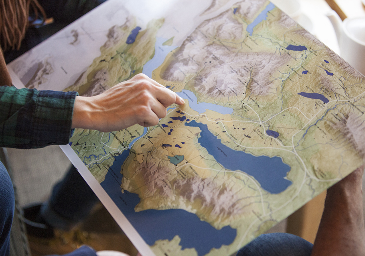 Una toma panorámica de la cascada Salto Chico, ubicada justo enfrente del Hotel Explora.