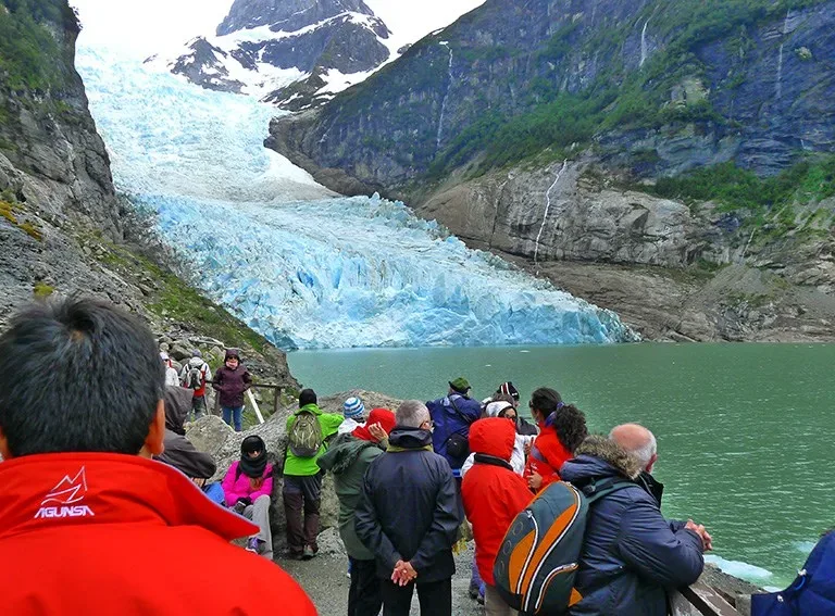 Serrano Glaciar Viewpoint