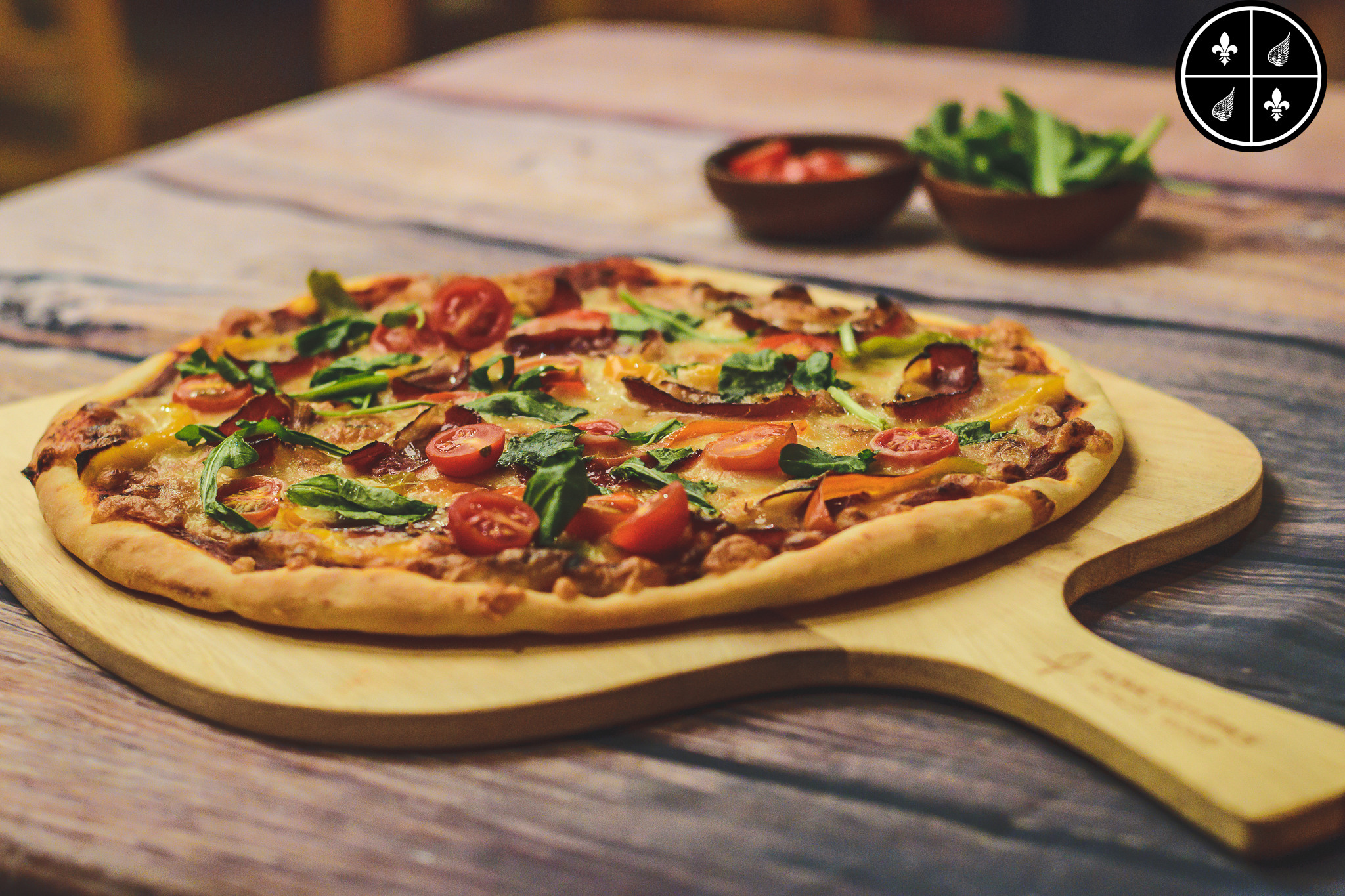 Un plato clásico chileno de carne servido con papas en el Restaurante Alcázar.