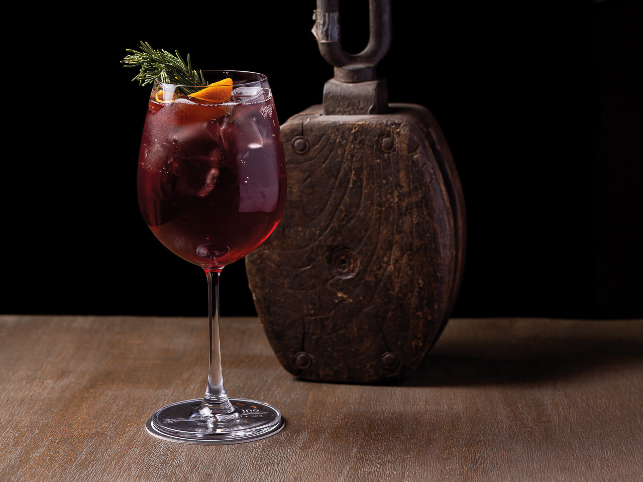The breakfast buffet spread at Hotel Río Serrano featuring local cheeses, meats, and breads.