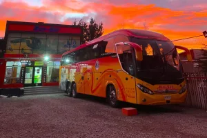 Bilheteria e área de espera da Bus Sur no escritório de Punta Arenas.