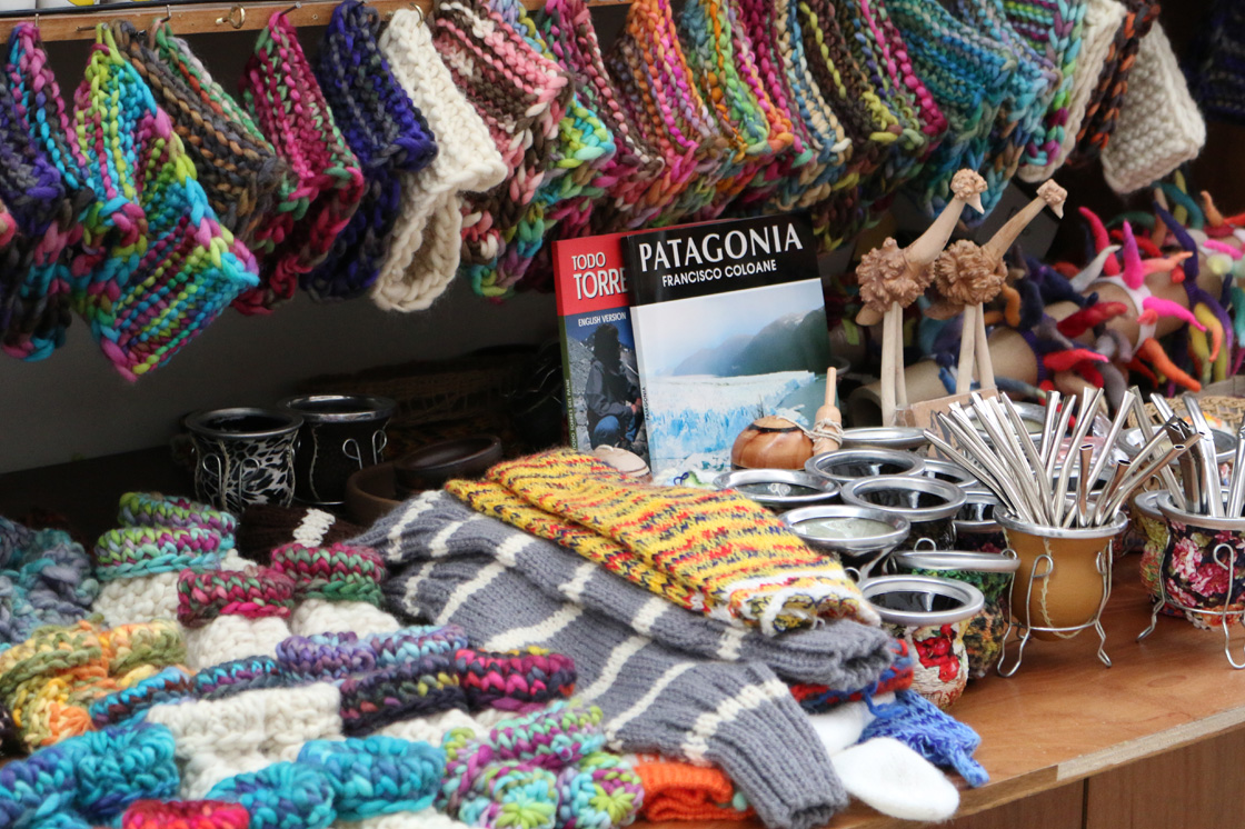 Uma placa indicativa na entrada do Mercado Municipal em Punta Arenas.